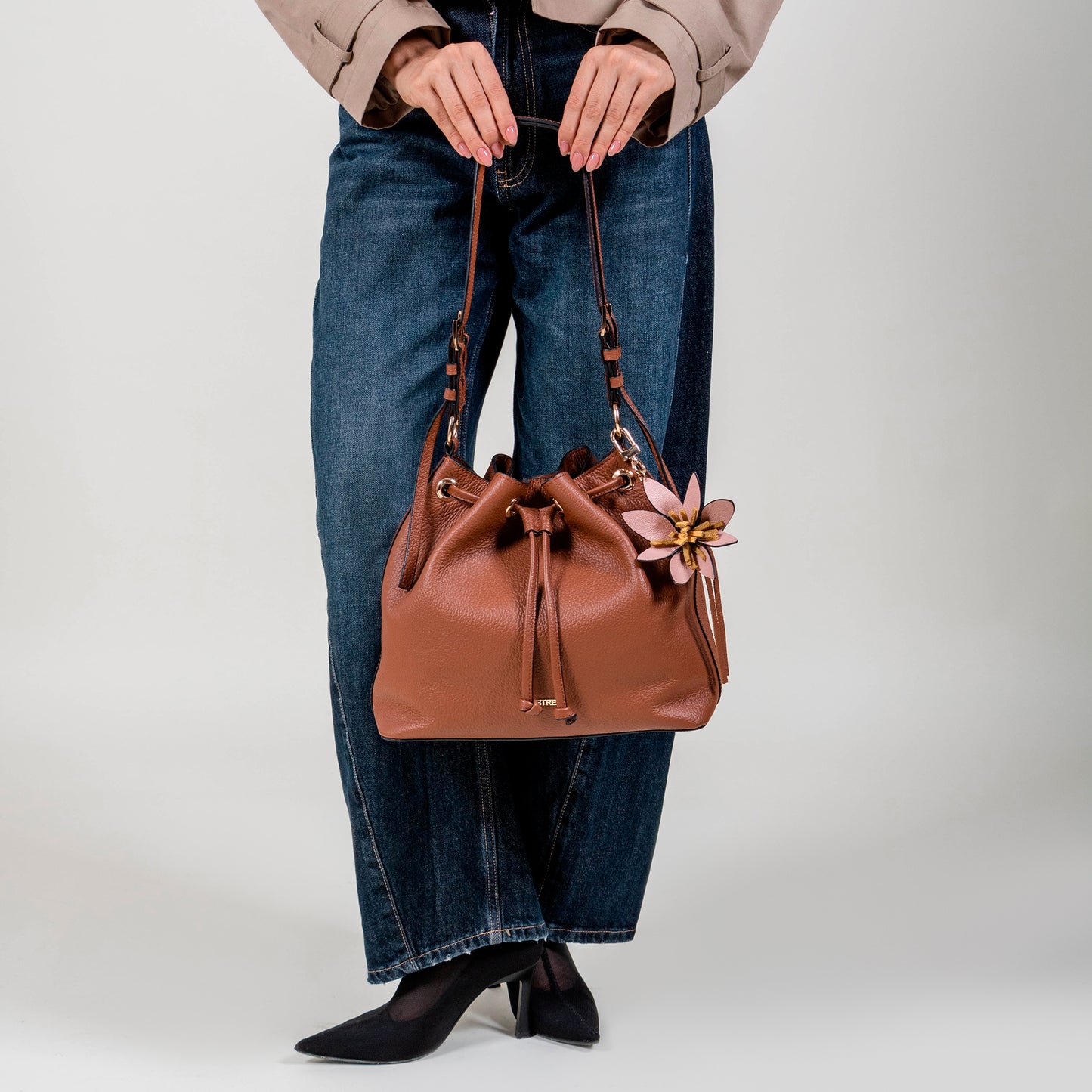 BUCKET BAG